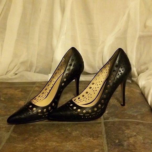 BCBGeneration Shoes - Womens 9 BCBG Black Leather Pumps
